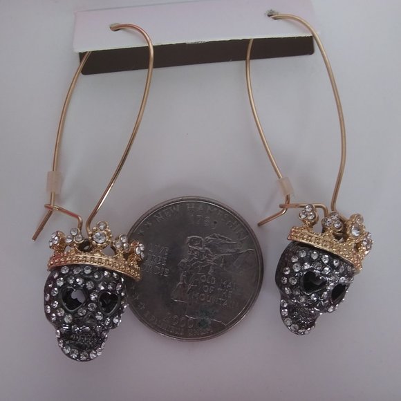 New Betsey Johnson king crowned skull bling earrings - Picture 7 of 12